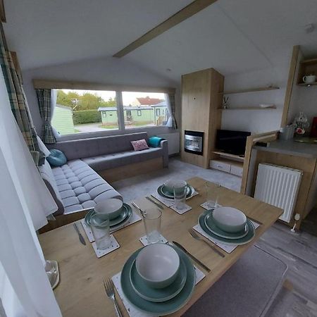 Woofles Luxury Caravan At Knaresborough Lido Exteriör bild