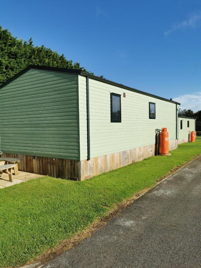 Woofles Luxury Caravan At Knaresborough Lido Exteriör bild