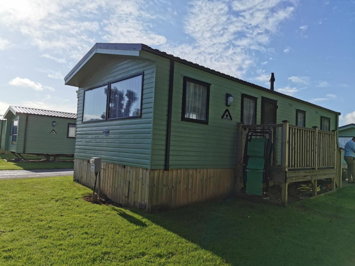 Woofles Luxury Caravan At Knaresborough Lido Exteriör bild