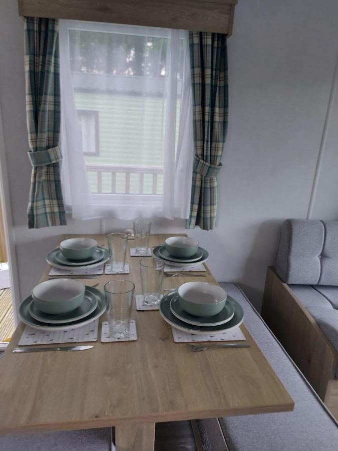 Woofles Luxury Caravan At Knaresborough Lido Exteriör bild
